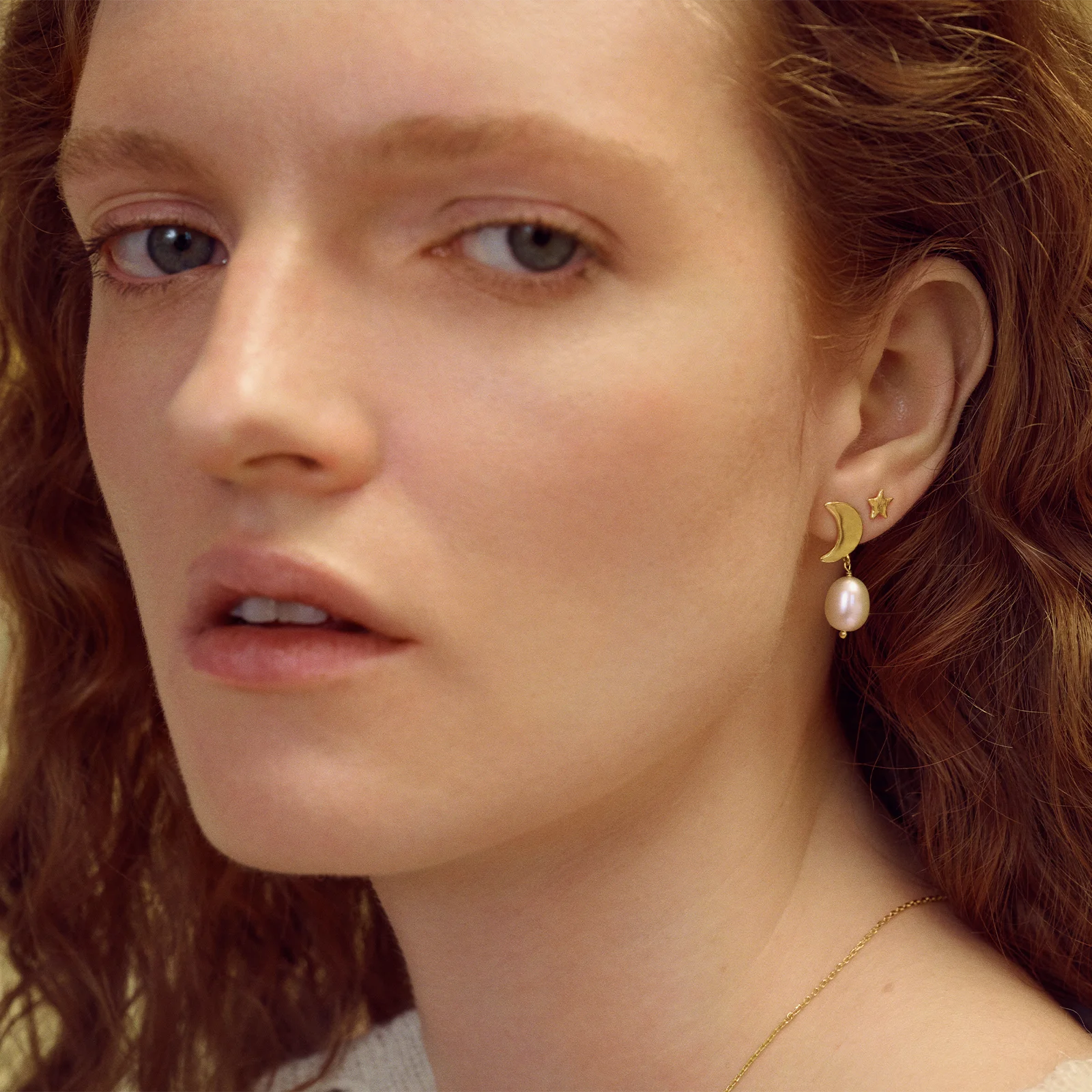 Gabrielle Earrings by Maanesten