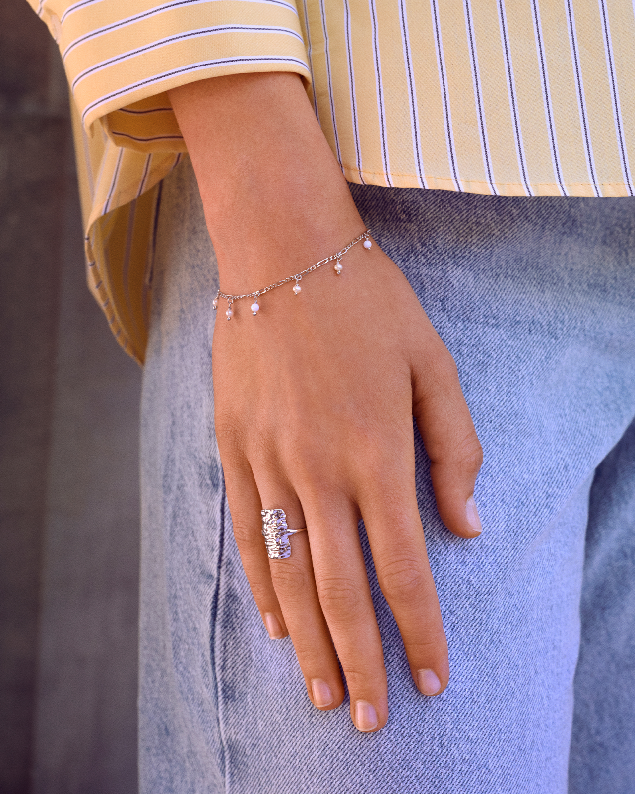 Lula White Bracelet by Maanesten