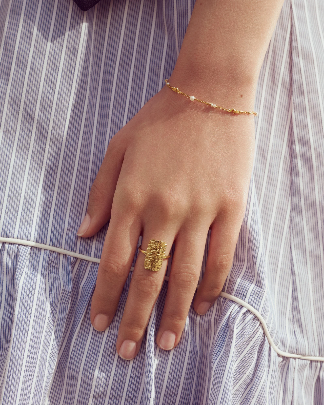 Mero Bracelet Gold by Maanesten