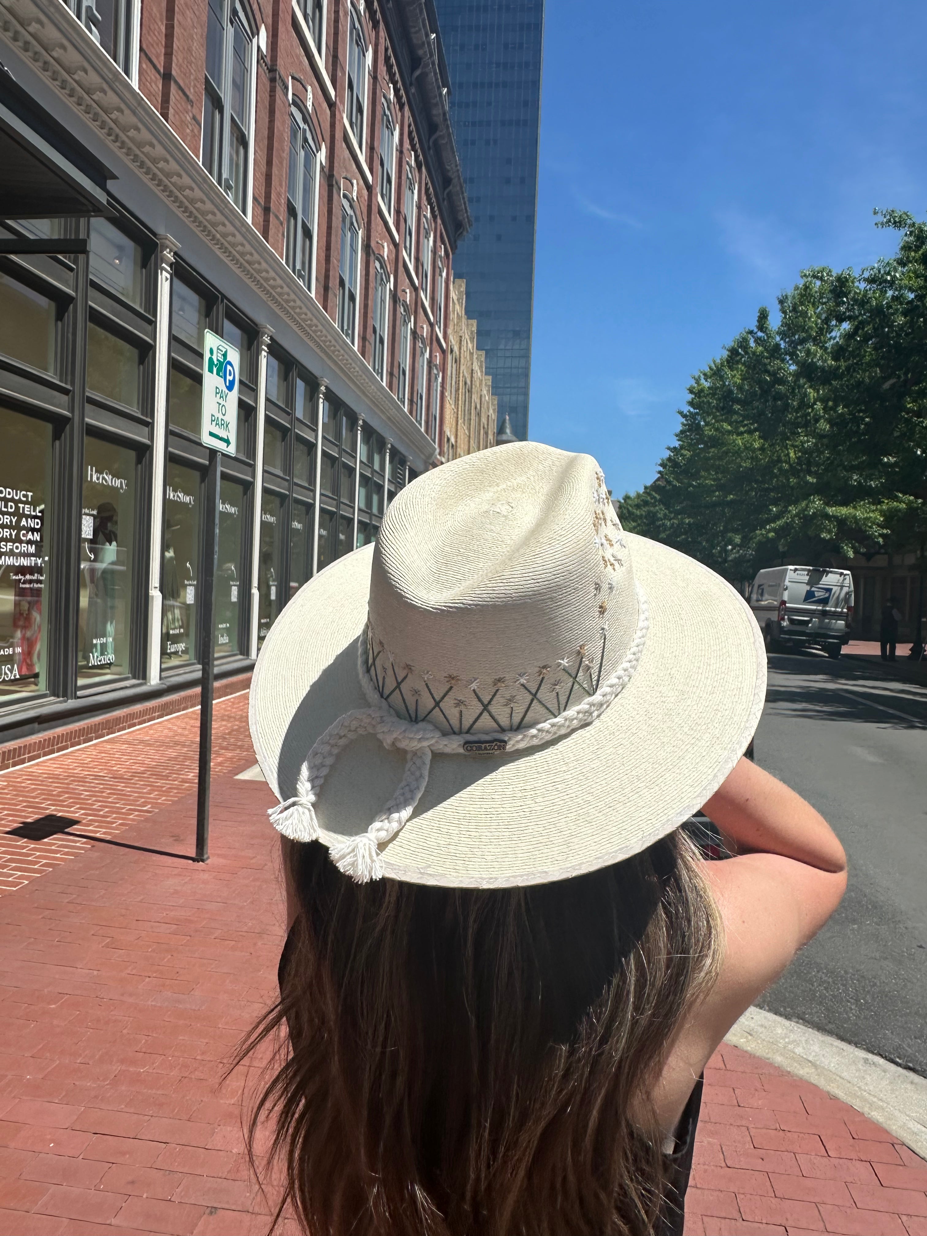 Neutral Stella Hat by Corazon Playero