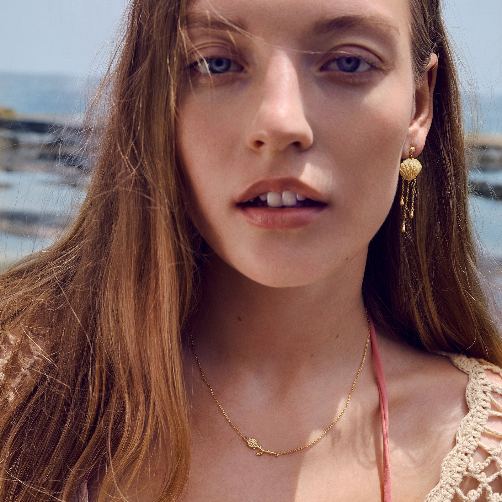 Rosanna Necklace by Maanesten