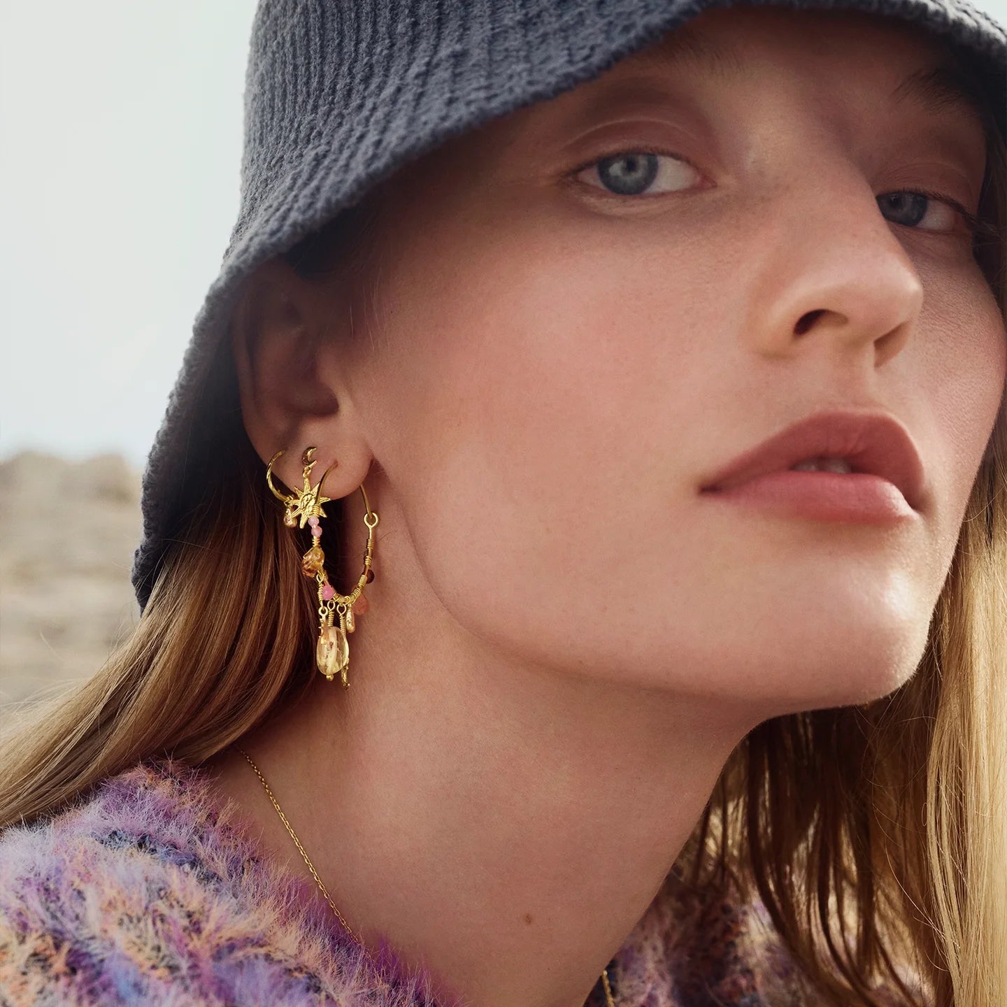 Cyra Earrings by Maanesten
