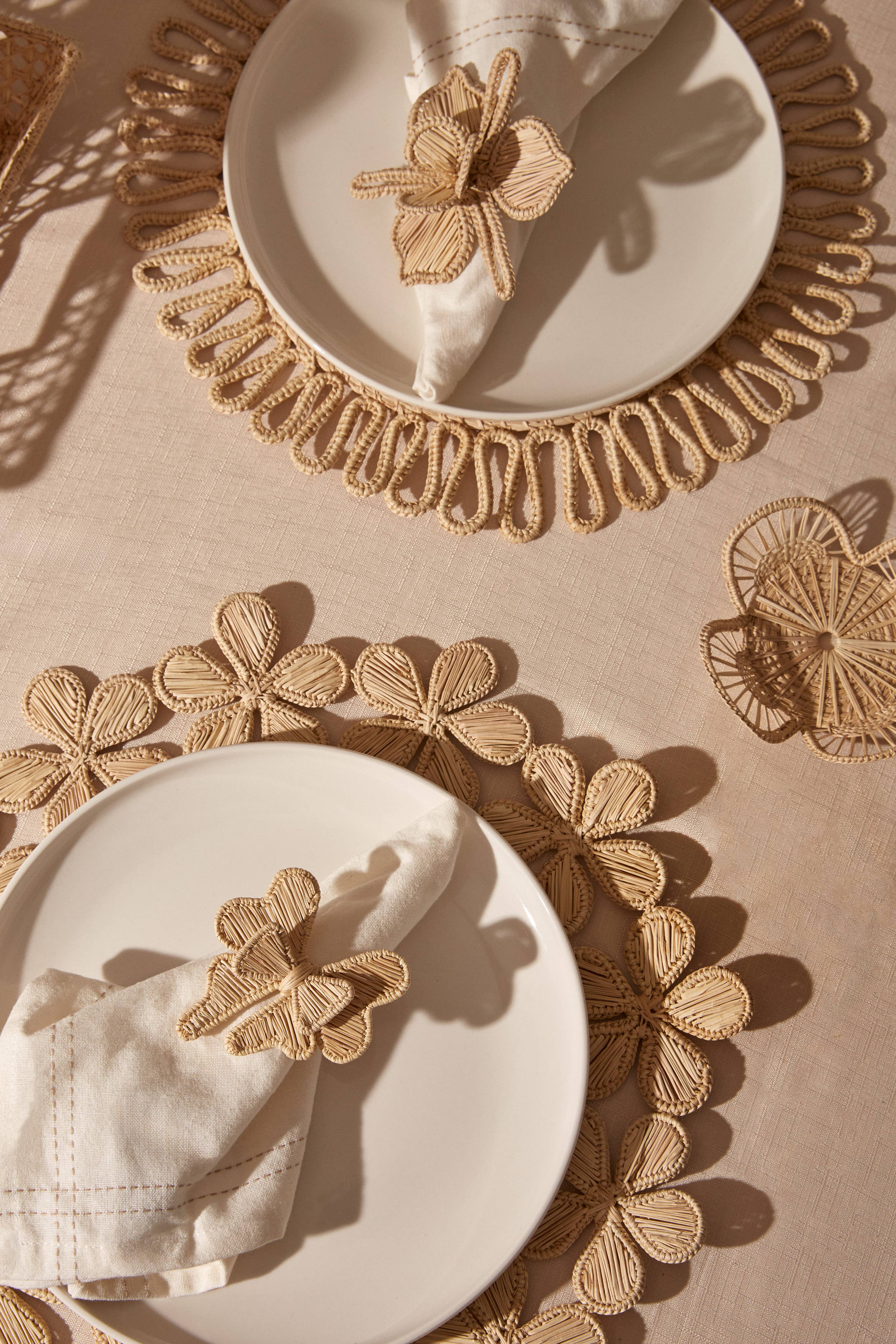 Bow Christmas Napkin Ring - Iraca Palm Holiday Tableware by Coro Cora