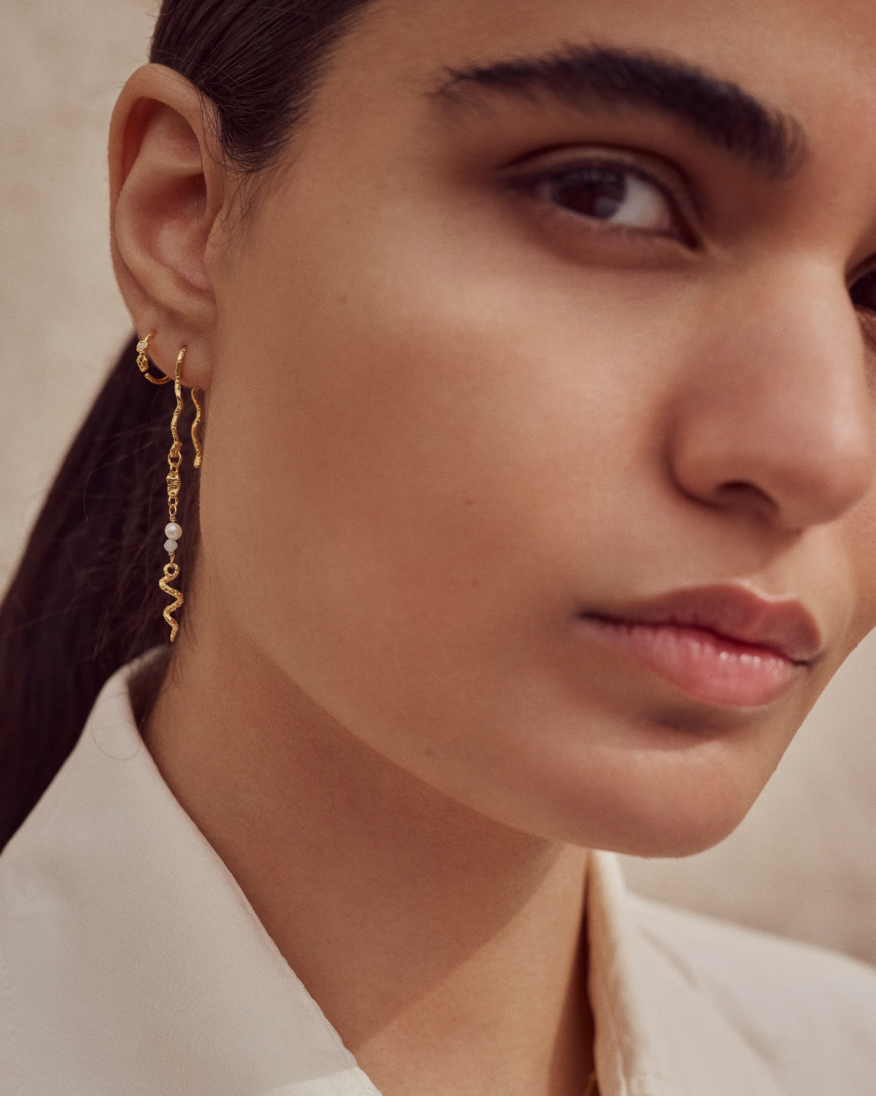 Florus Earrings Gold by Maanesten
