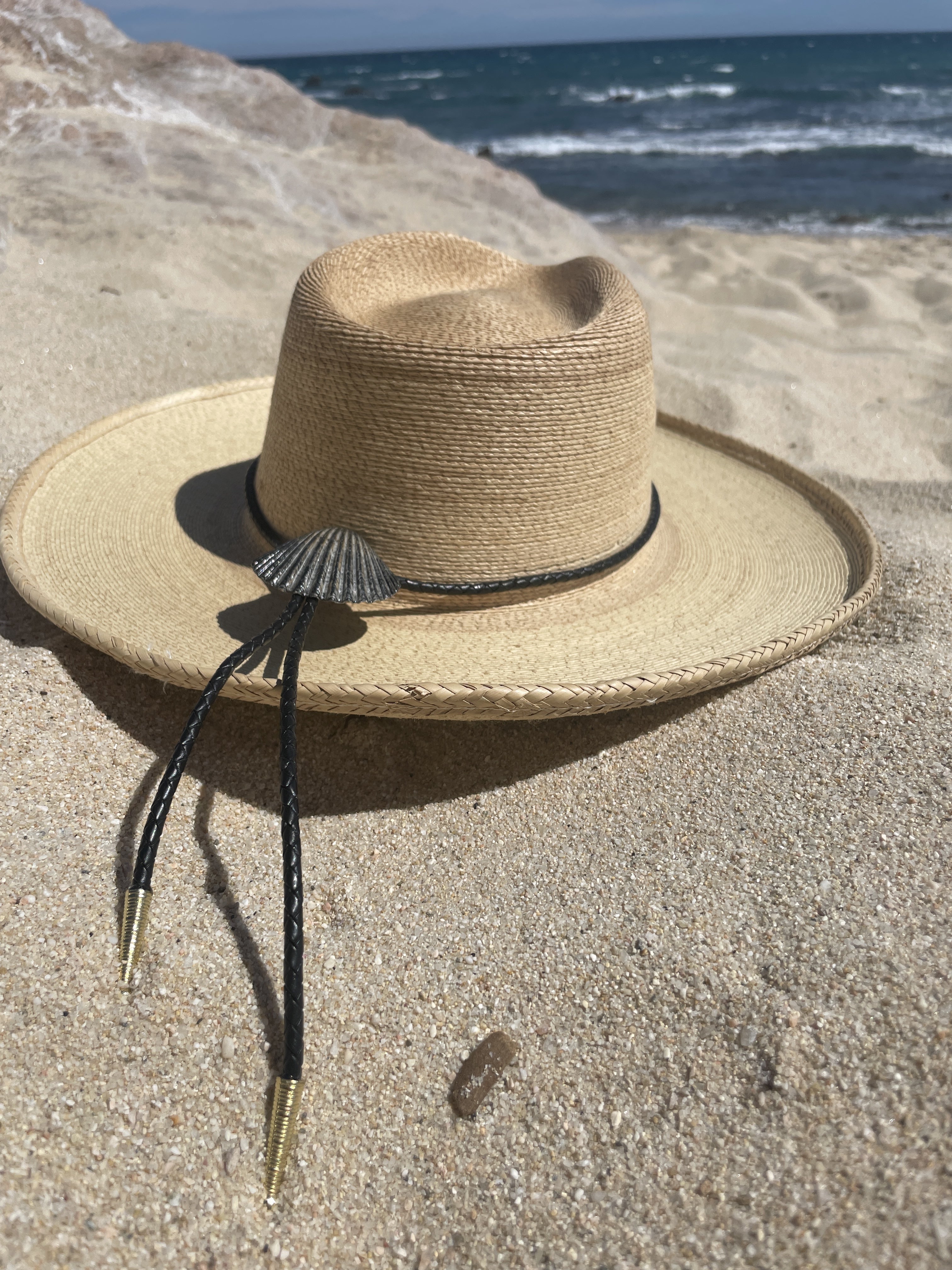 Beach Bolo Tie by Reshelled