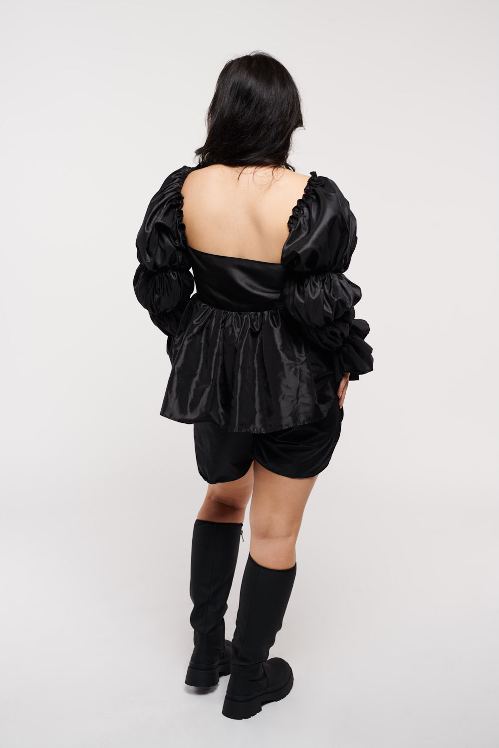 Short Set Roxanne Sleeves Black by Madeline Marie