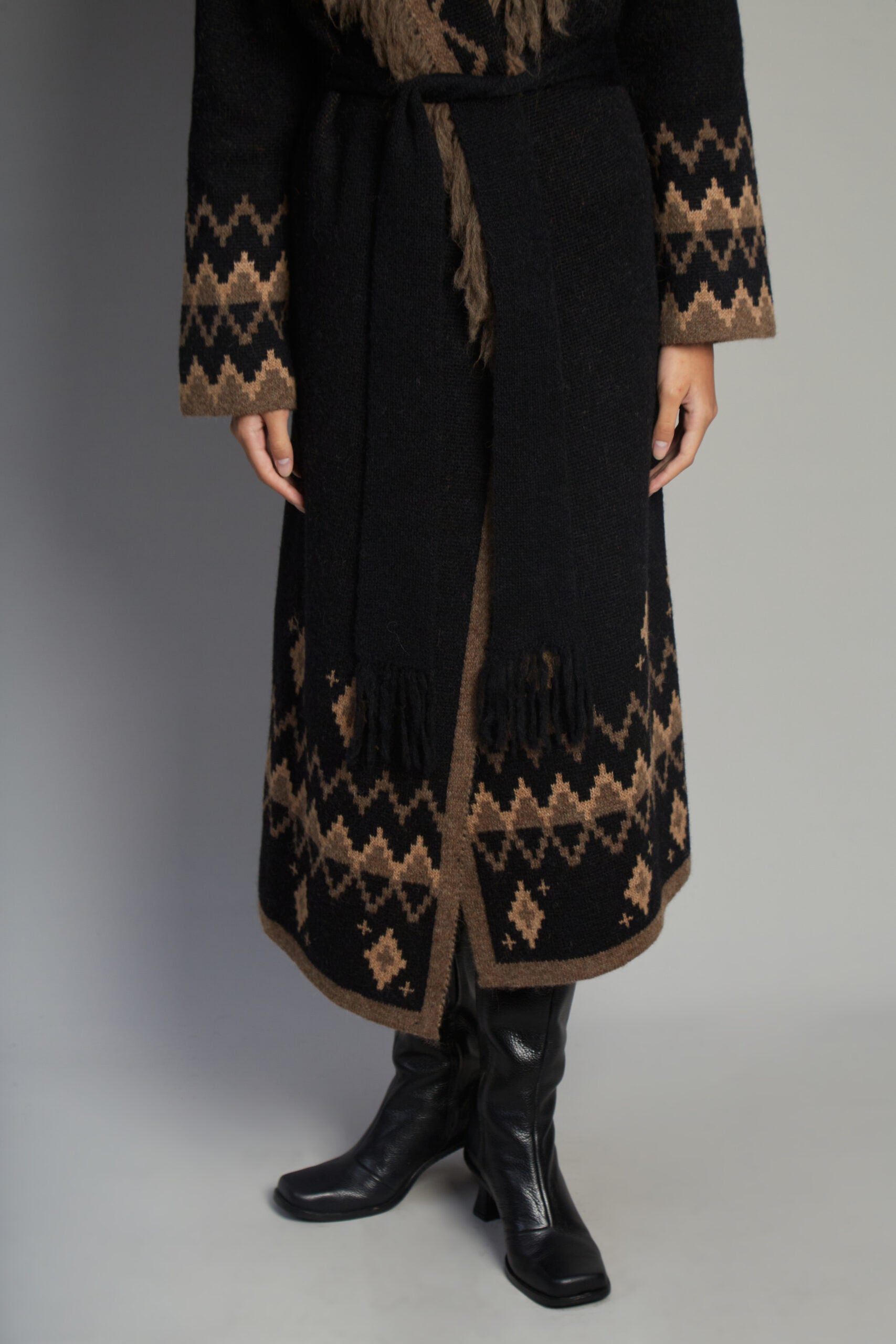 Sumaq Black Coat by MUNA