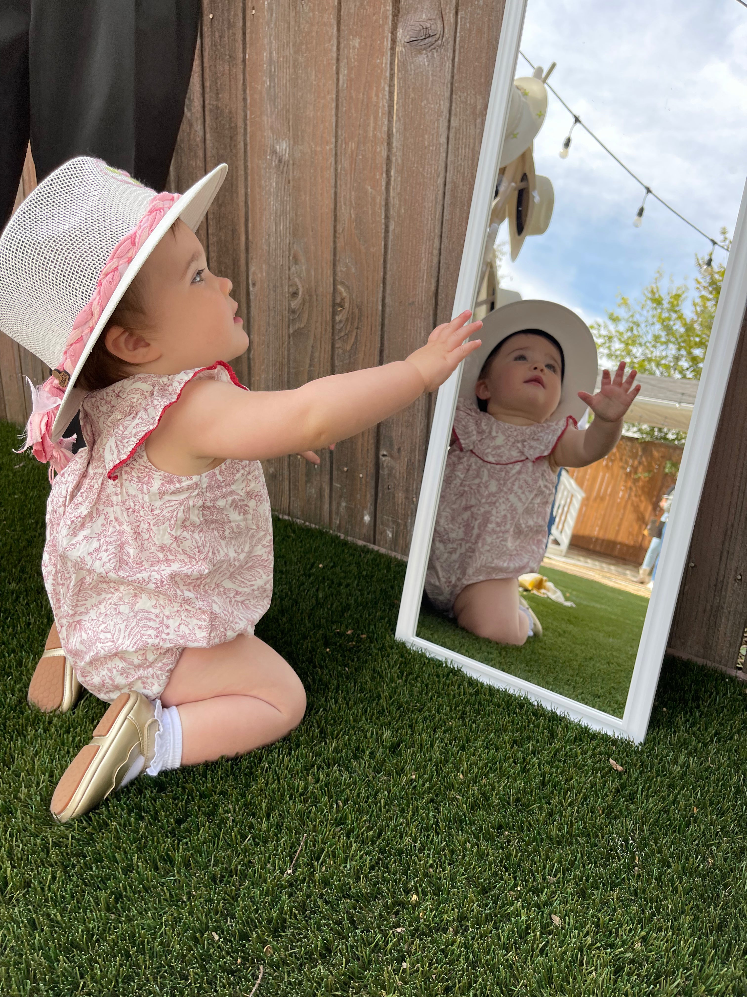 Exclusive Corazón Bebe Heart Hat by Corazon Playero