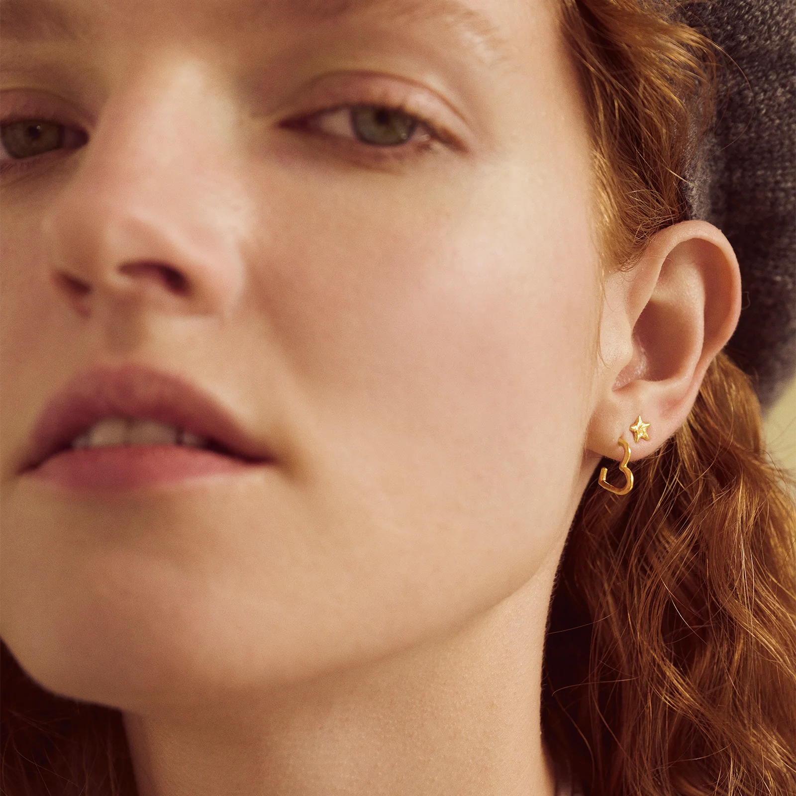 Laia Small Earrings by Maanesten