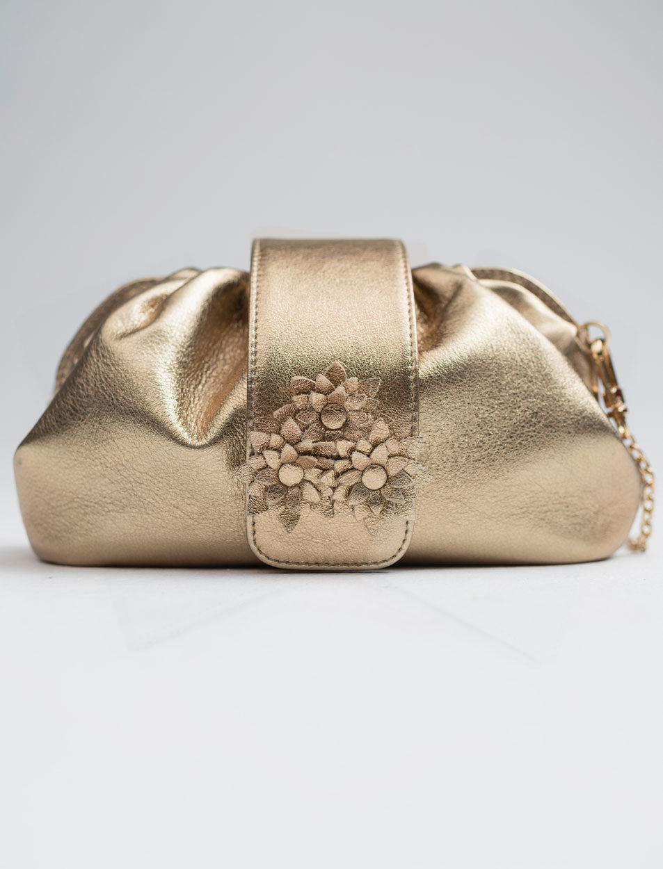 Julieta Clutch - Gold by Alma Caso