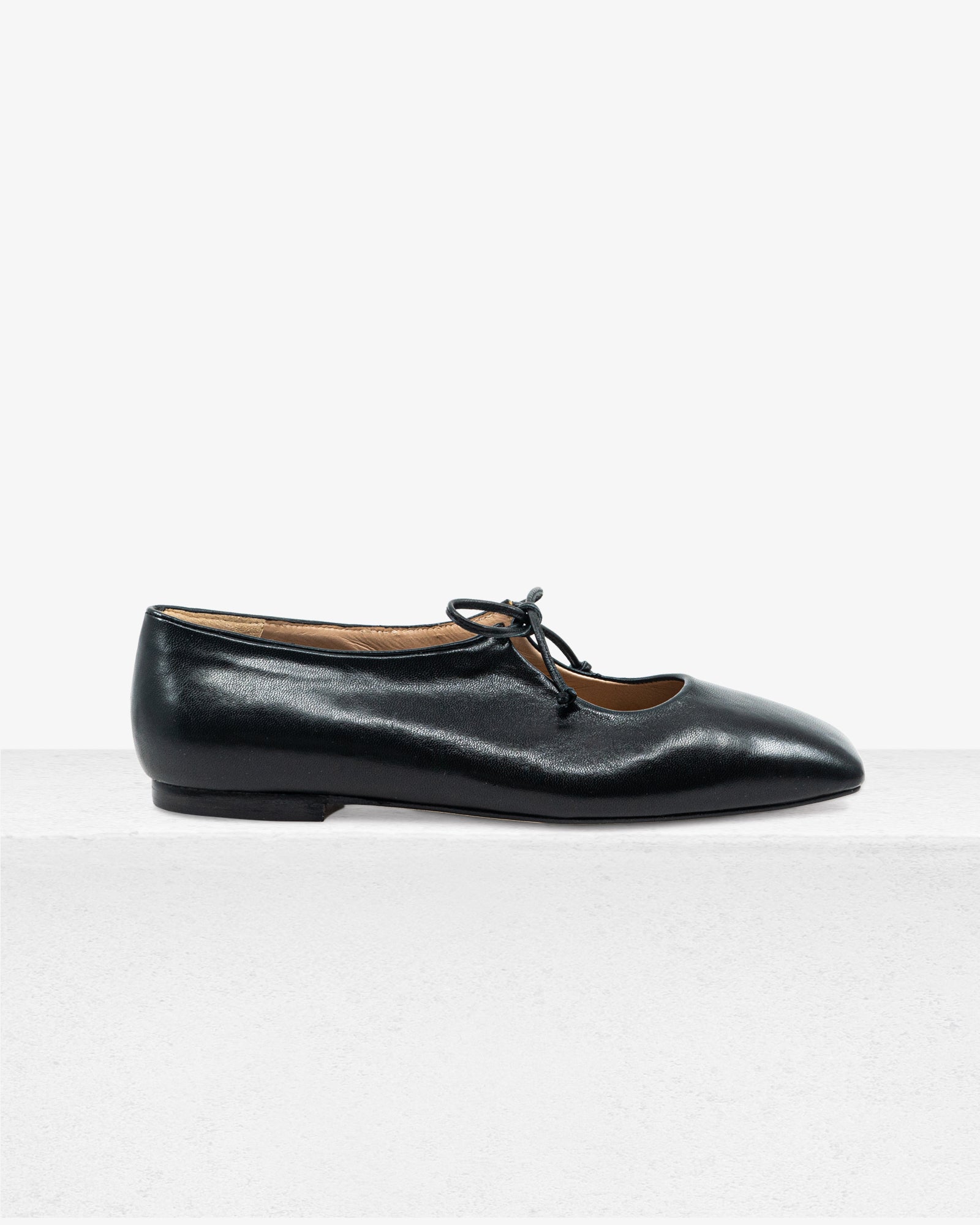 Amelia Black Leather by Andrea Gomez