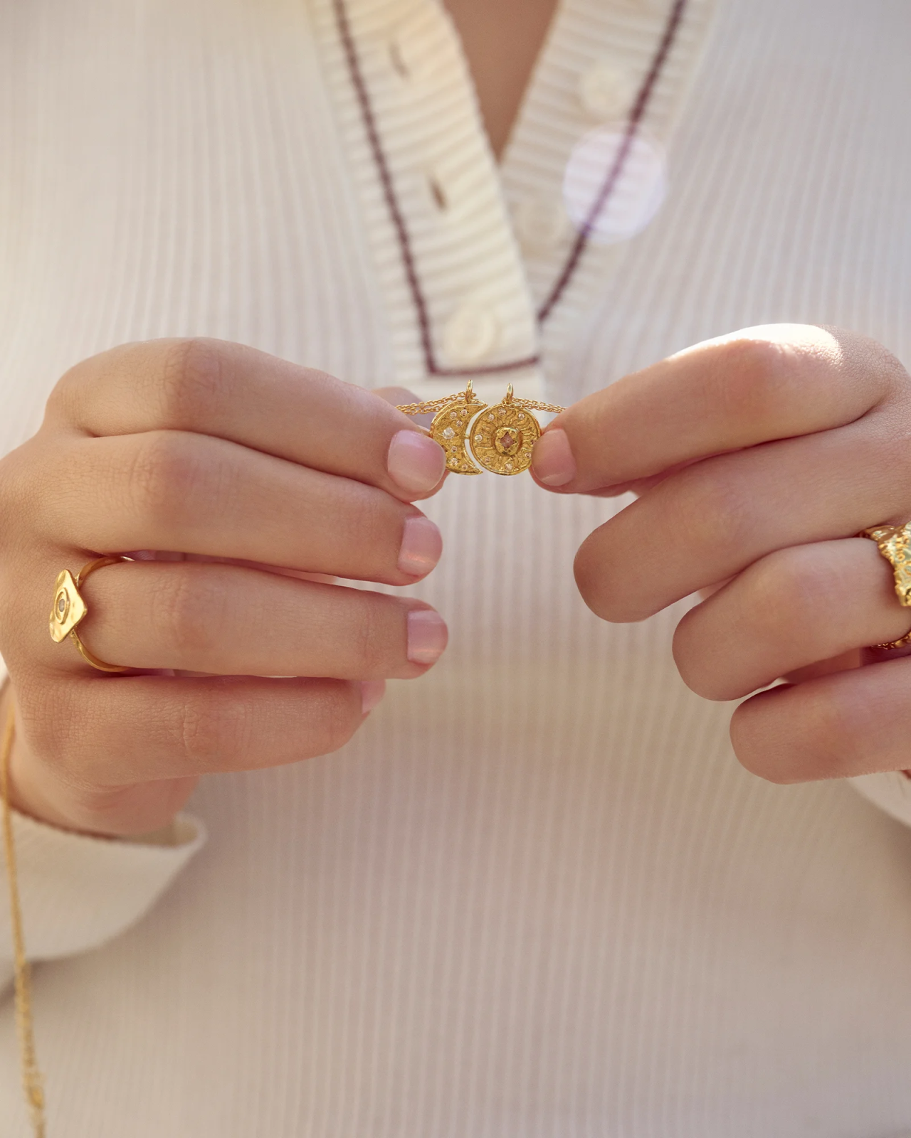 Friendship Necklace by Maanesten