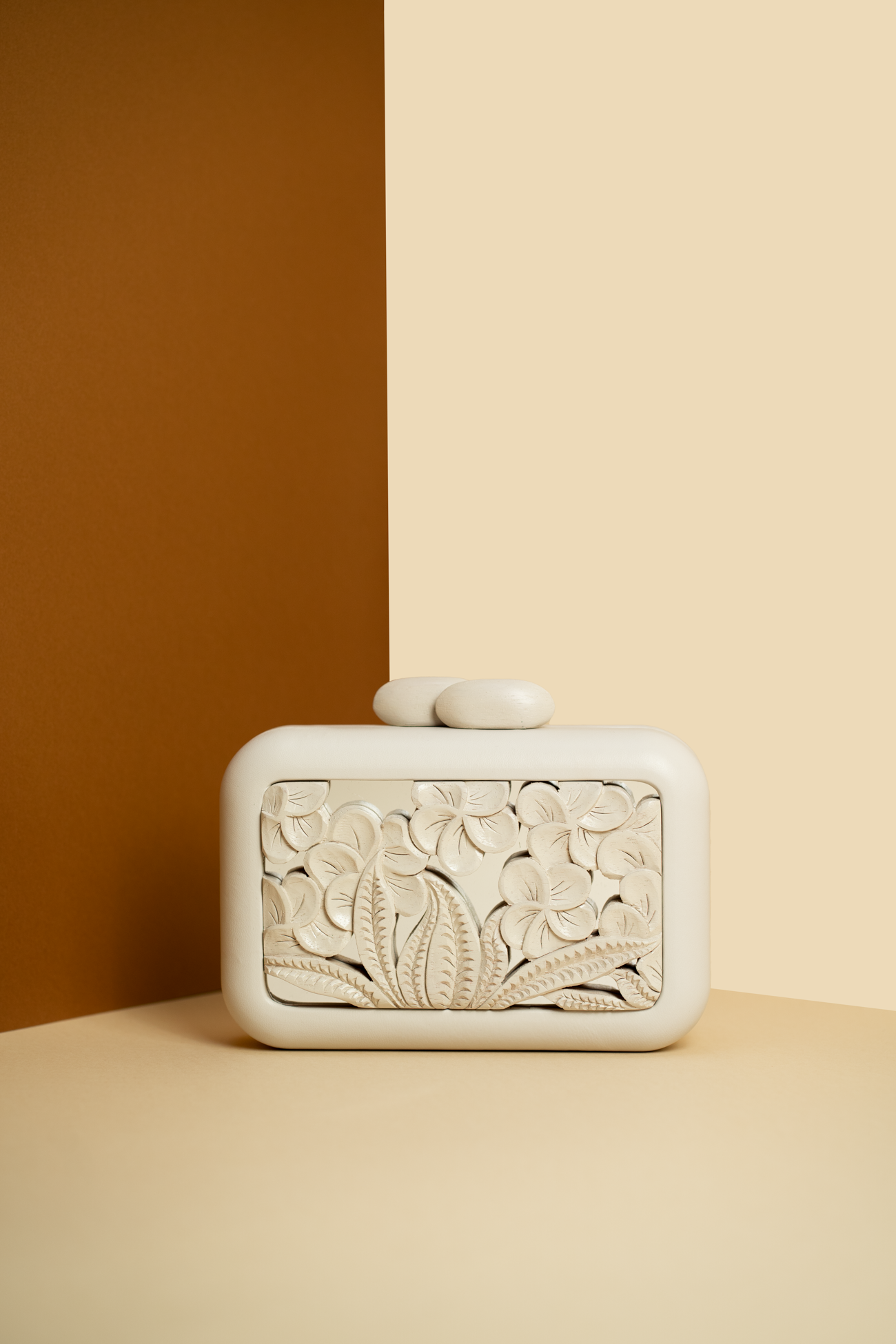 Folhata Hibiscus Mirror Clutch by Sy&Vie