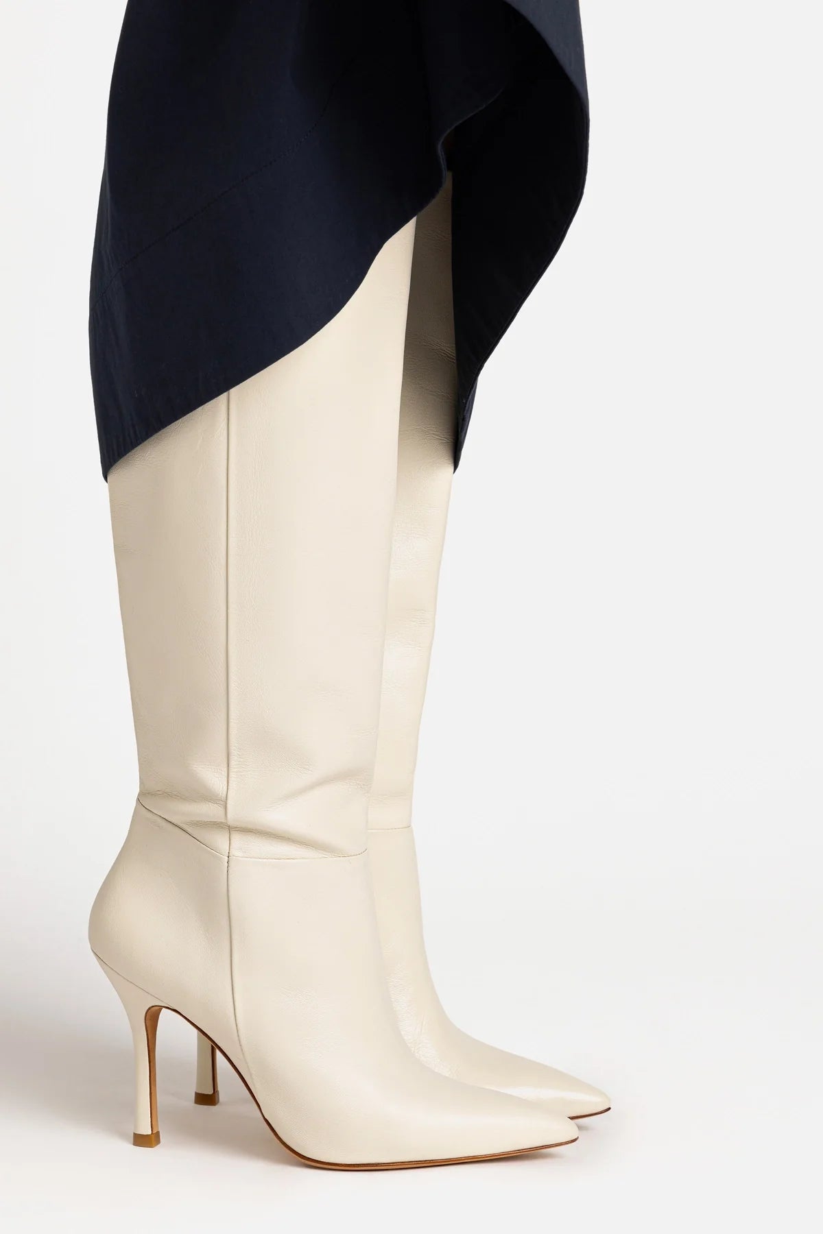 Kate Boot In Ivory Leather by Larroudé