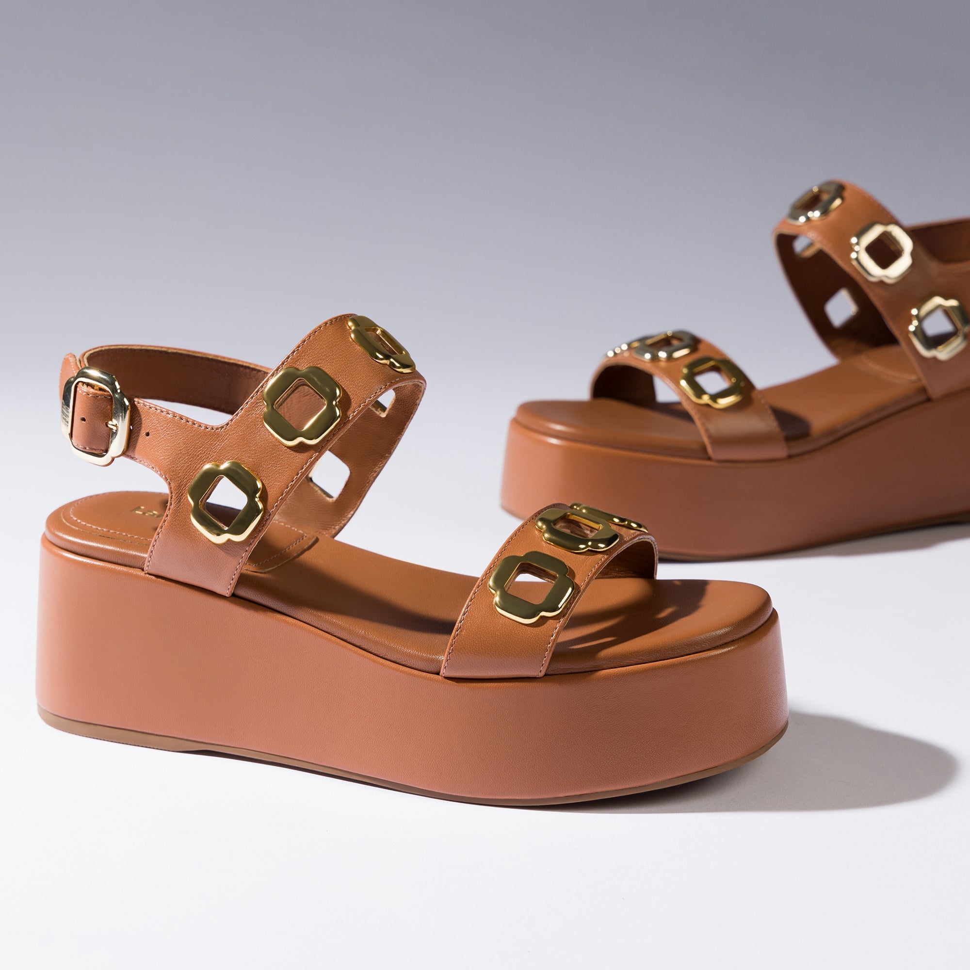 Milan Flatform Sandal In Caramel Leather by Larroudé