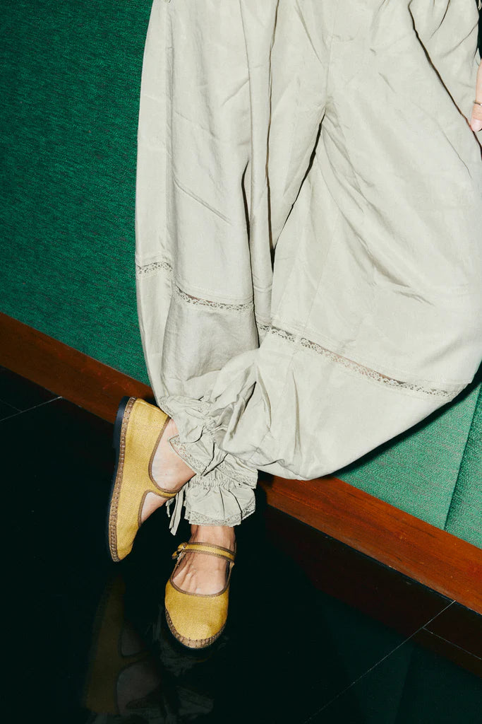 Alessia Linen Mary Jane Flat - Mostaza by Flabelus