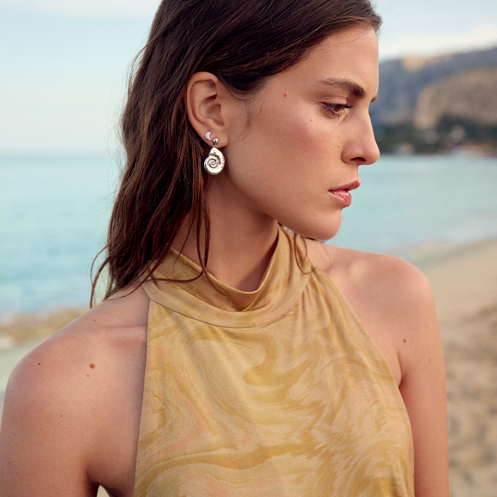 Malibu Earrings by Maanesten