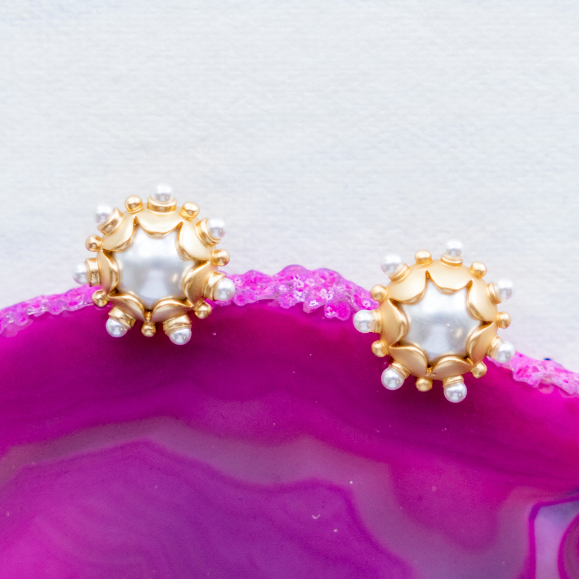 Perla Studs - Pearl by Gresham