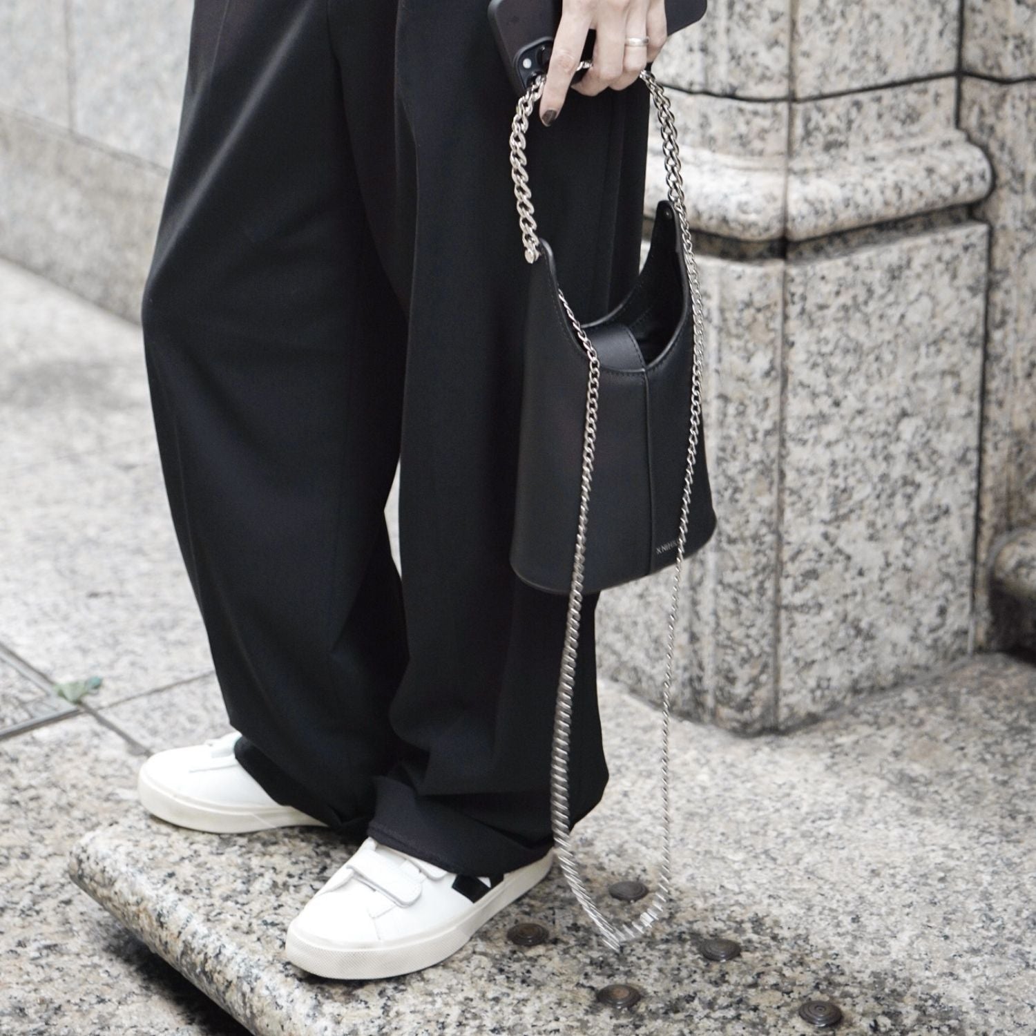 Cleo - Black by X Nihilo