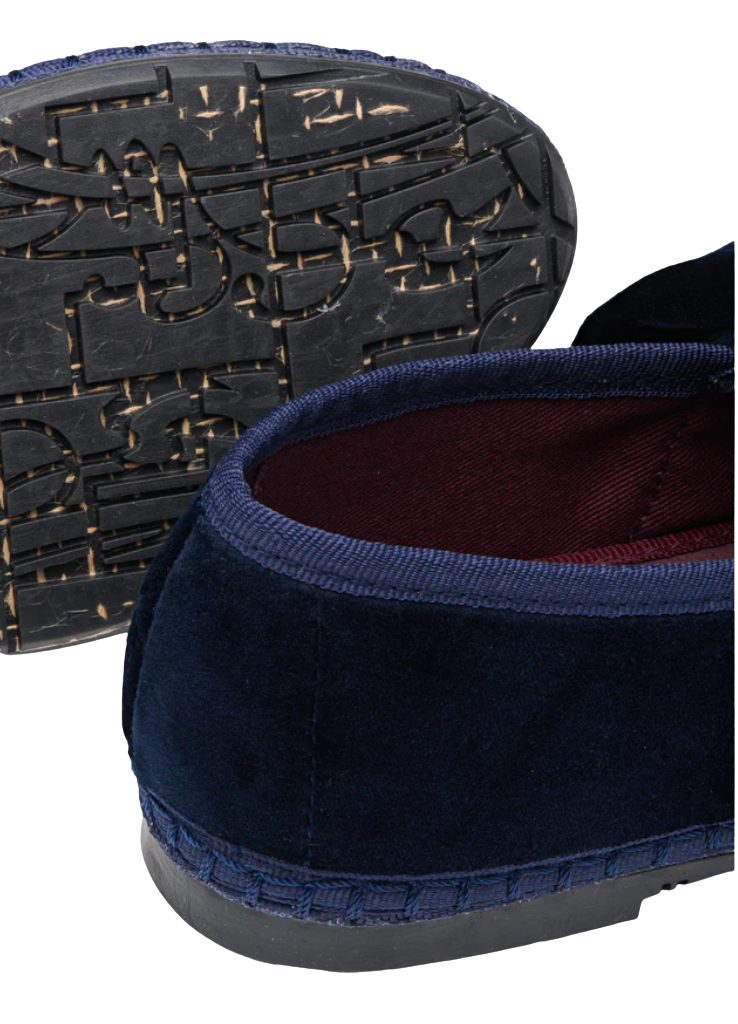 Lyra Navy by Flabelus