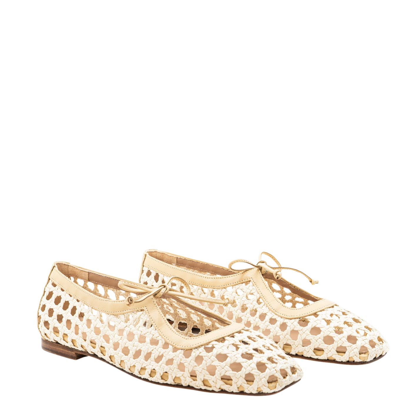 pair of ballet flats in raffia 