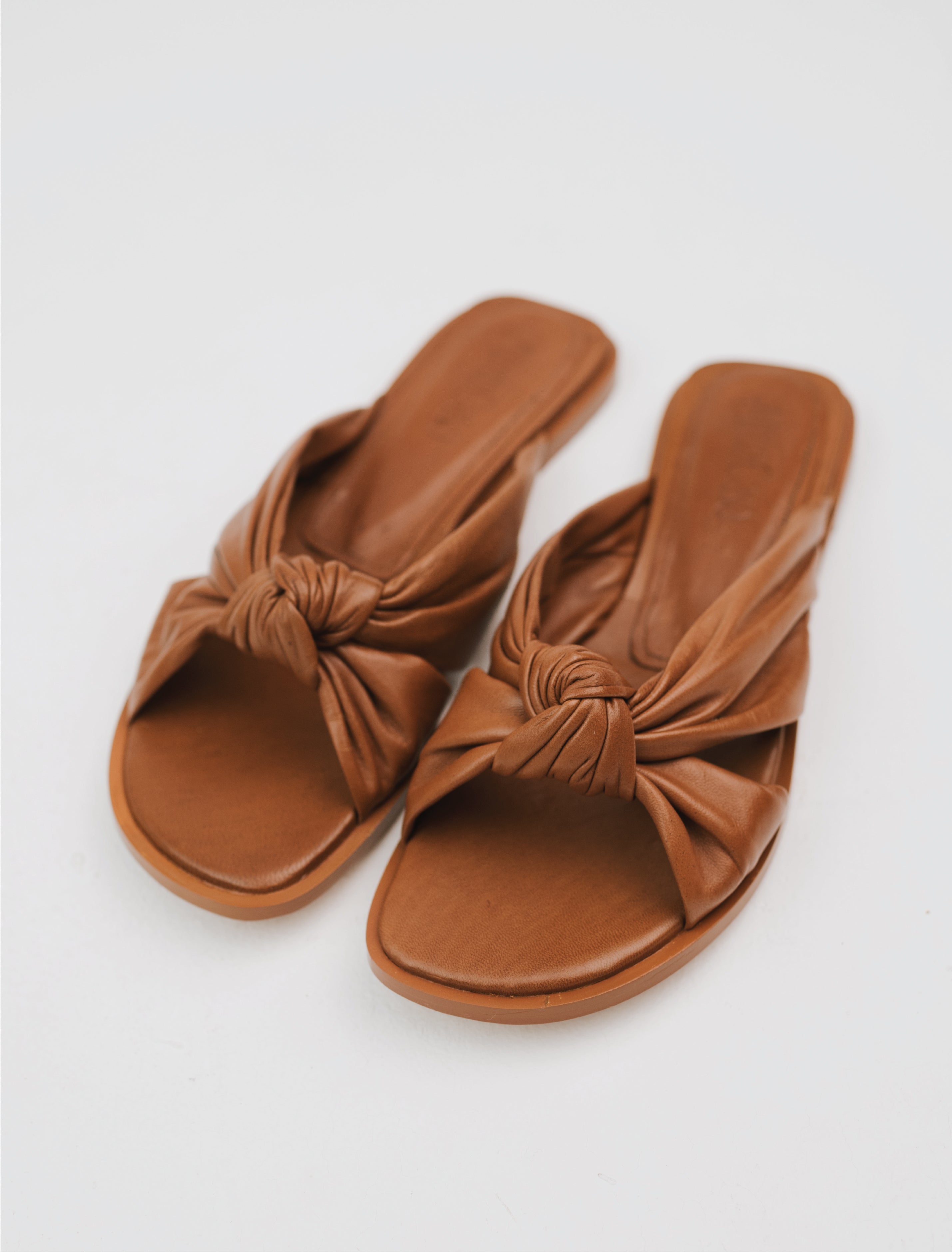 Elena Sandals - Brown by Alma Caso