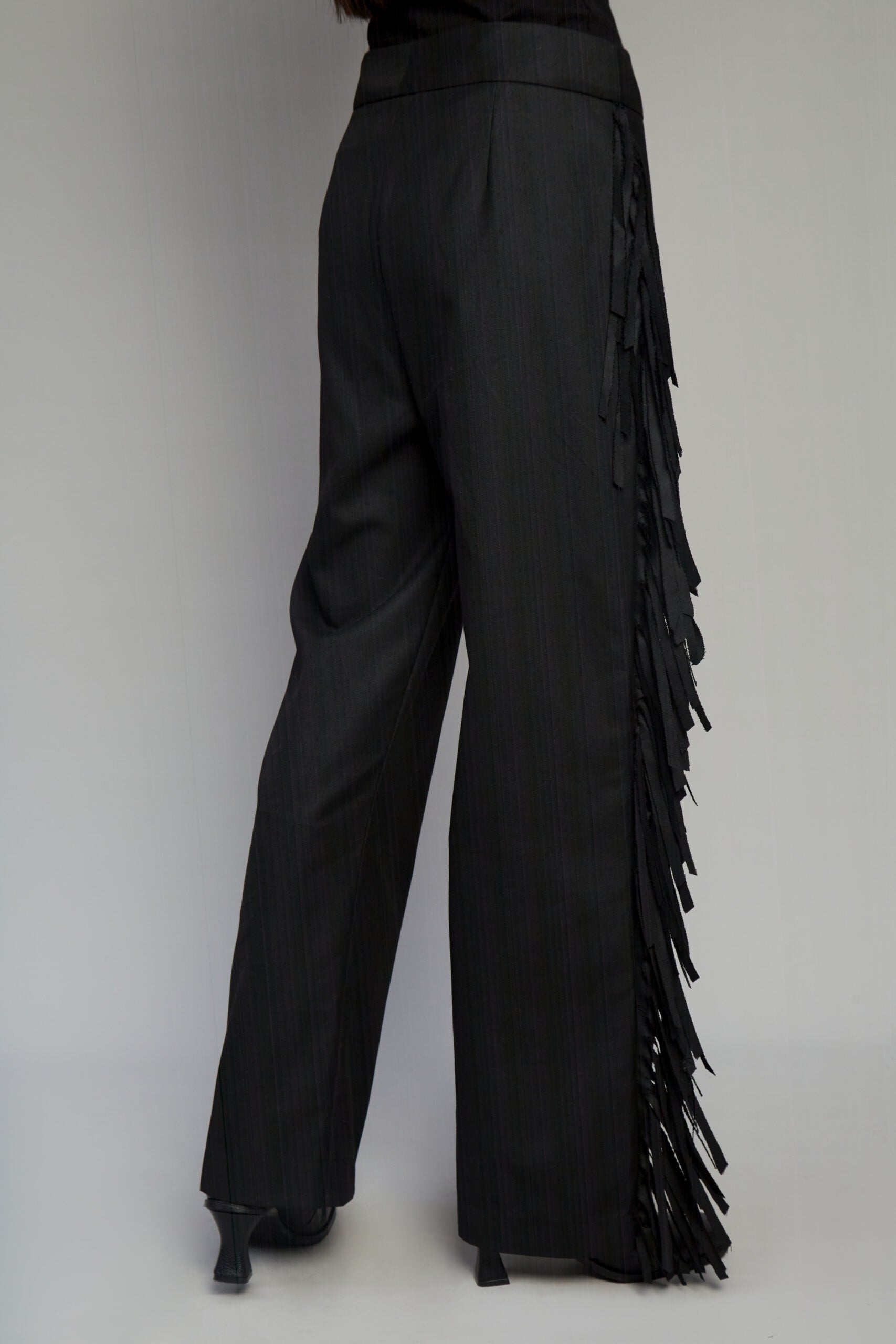 Wayra black pants by MUNA